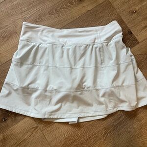 🚨 Lululemon Light Pastel Green Tennis Skirt – Size 8 – $25 FIRM